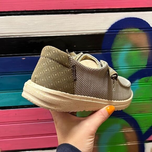 NWOT Hey Dude Wendy Sox Sand Shell - Picture 4 of 10